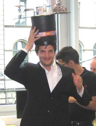 max_hat_crop